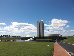 ブラジリアの国会議事堂.JPG